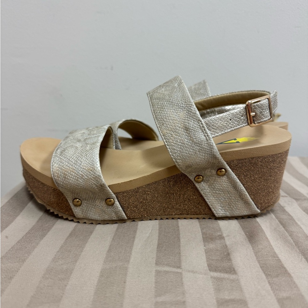 Women's Beige Platform Sandals